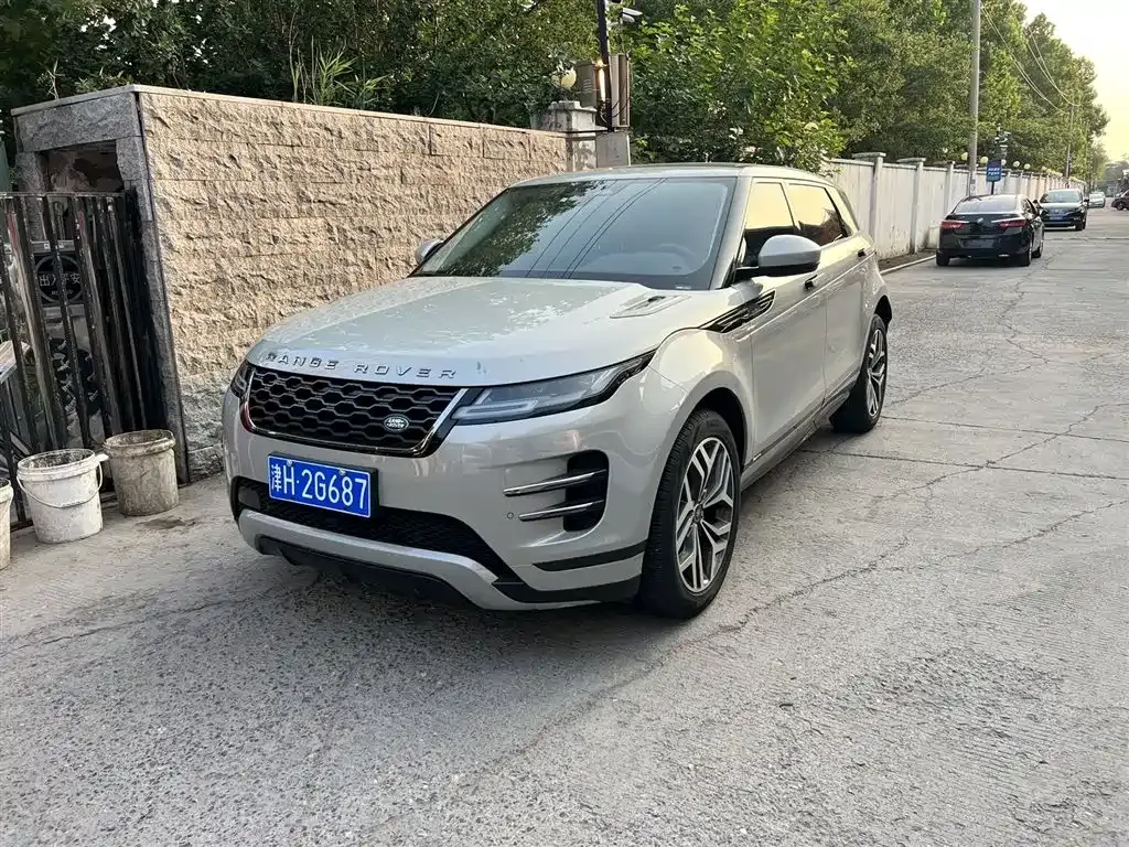 Land Rover Evoque — фото 1