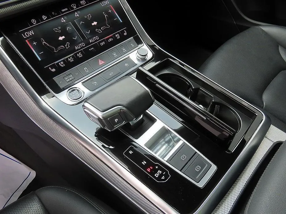 Audi Q7 — фото 10