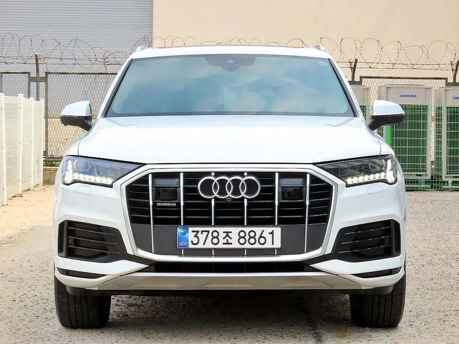 Audi Q7 — фото 6