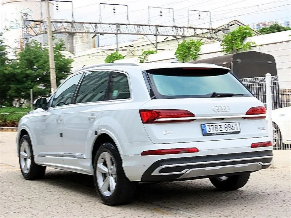 Audi Q7 — фото 3