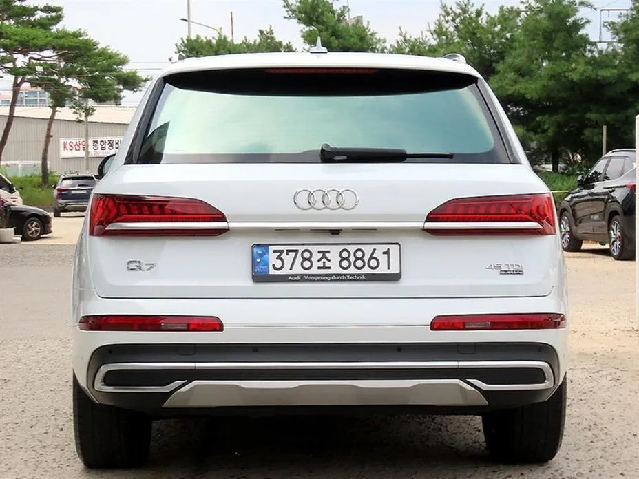 Audi Q7 — фото 5