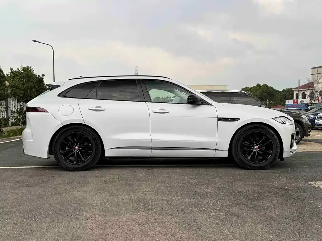 Jaguar F-PACE — фото 2