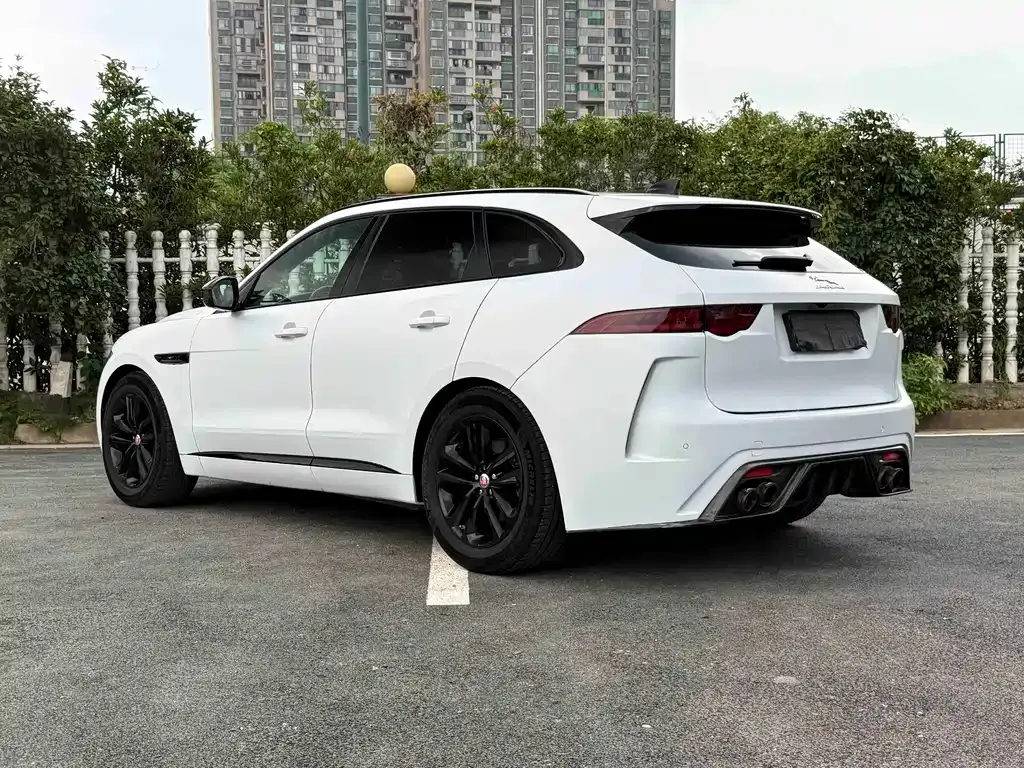 Jaguar F-PACE — фото 9