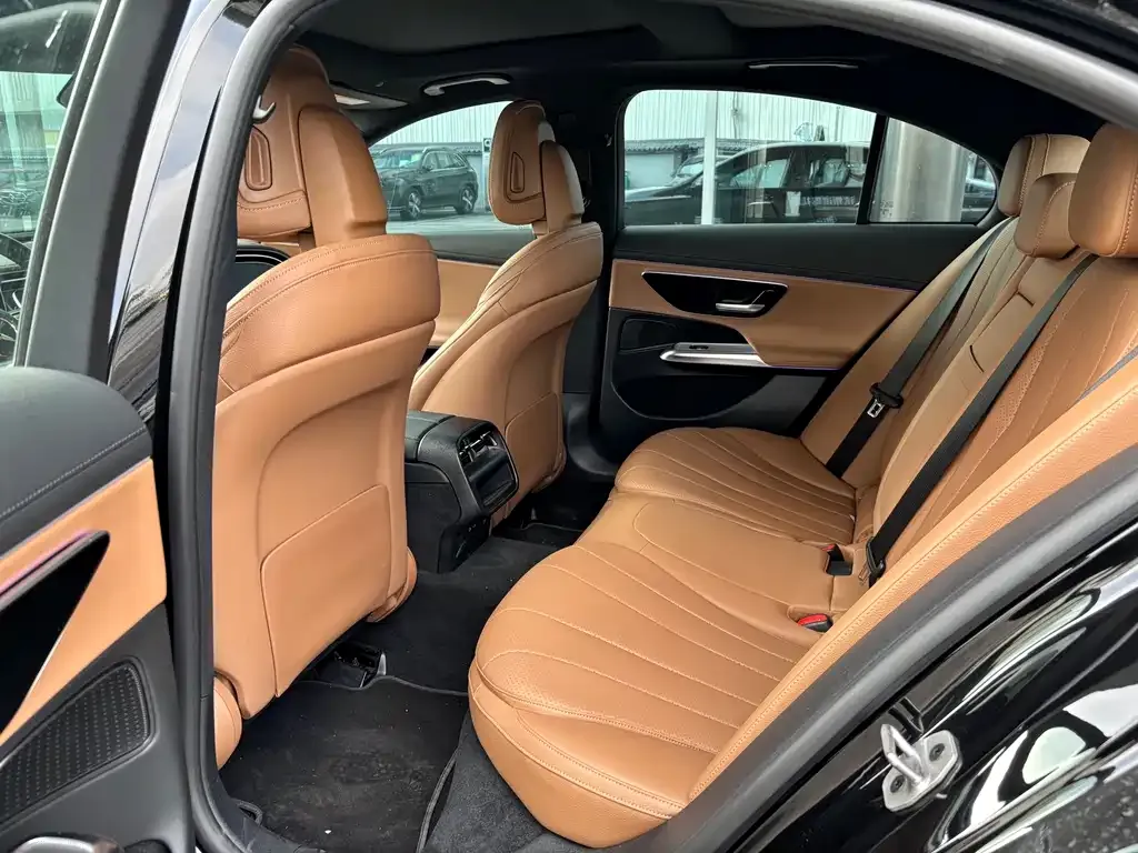 Mercedes-Benz E-Class (Import) — фото 3