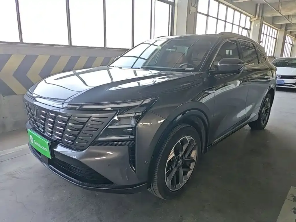 Changan CS75PLUS — фото 1