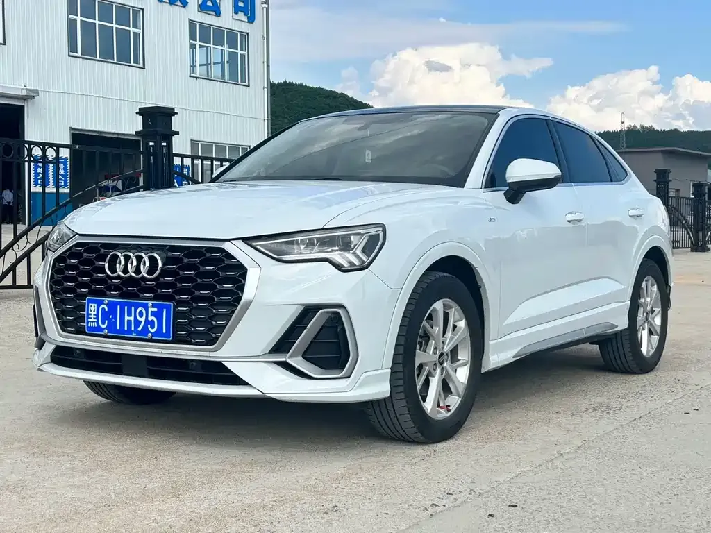 Audi Q3 Sportback — фото 1