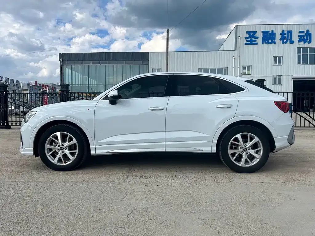 Audi Q3 Sportback — фото 6