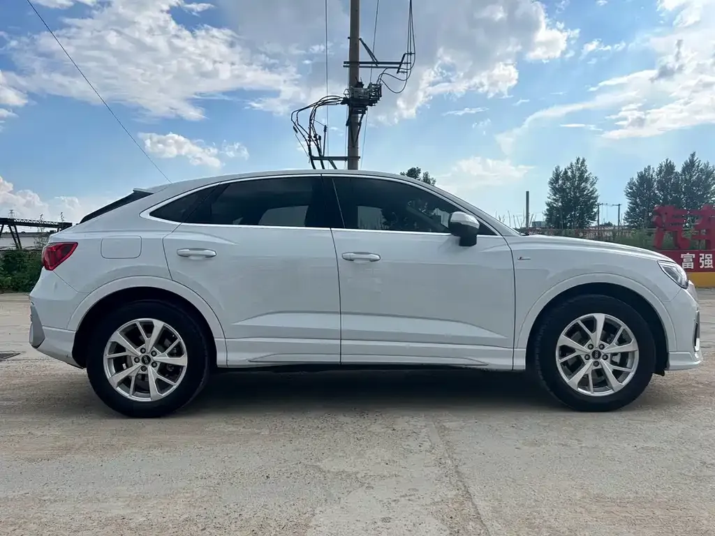 Audi Q3 Sportback — фото 3