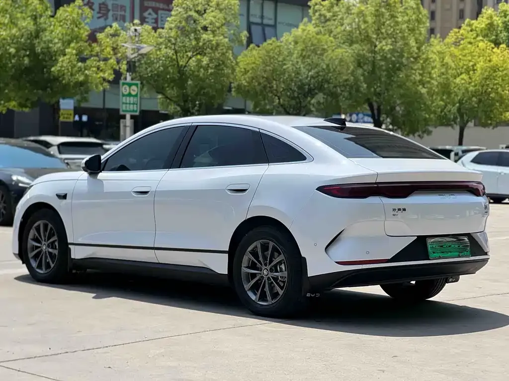 BYD Qin L — фото 6