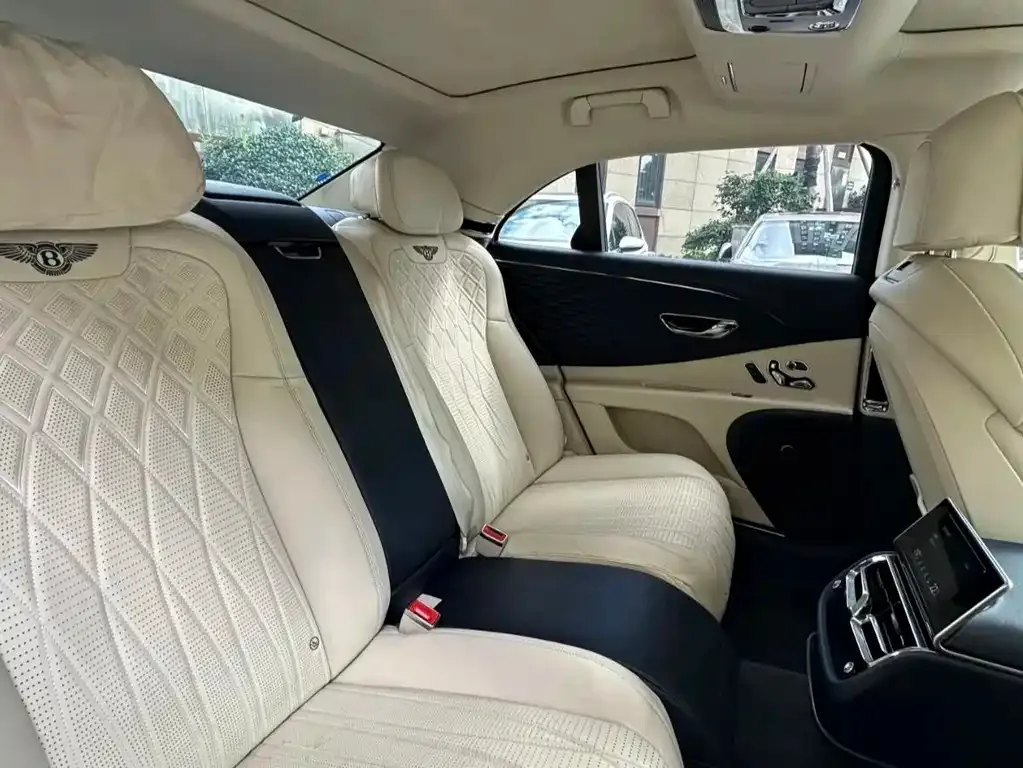 Bentley Flying Spur — фото 2
