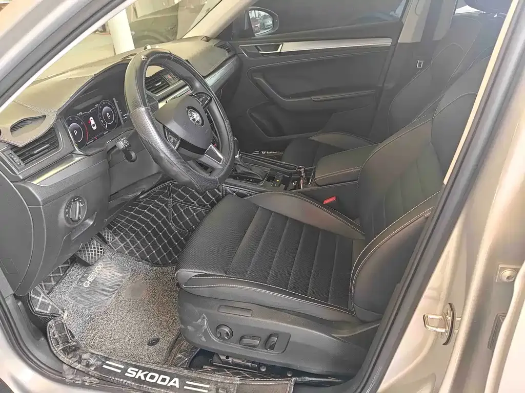 Skoda Superb — фото 6