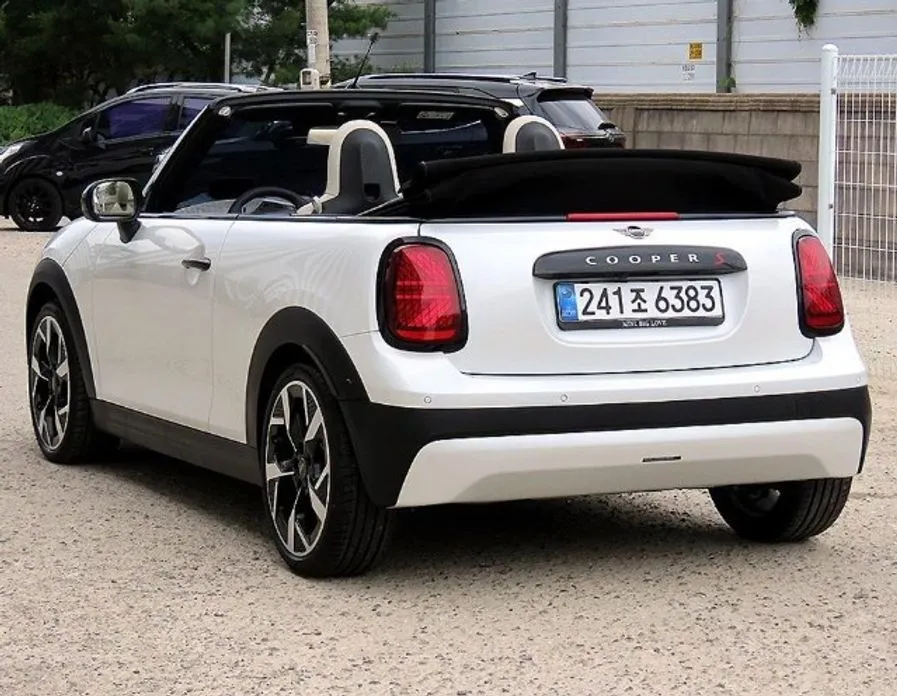Mini Cooper Convertible — фото 1
