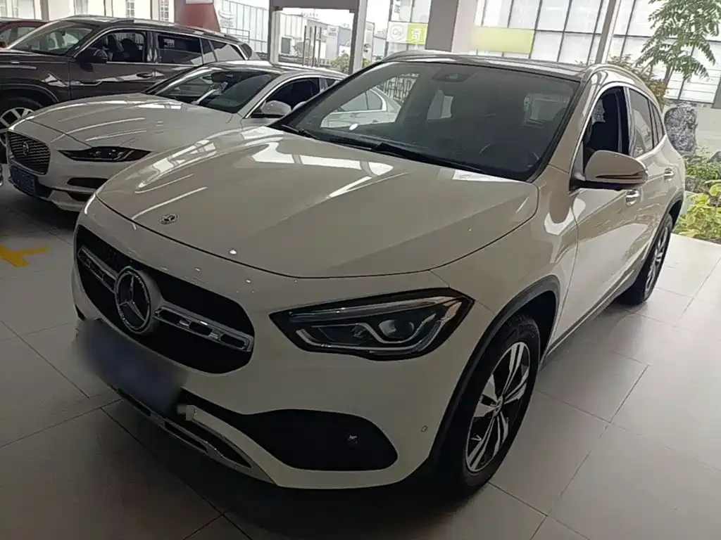 Mercedes-Benz GLA — фото 1