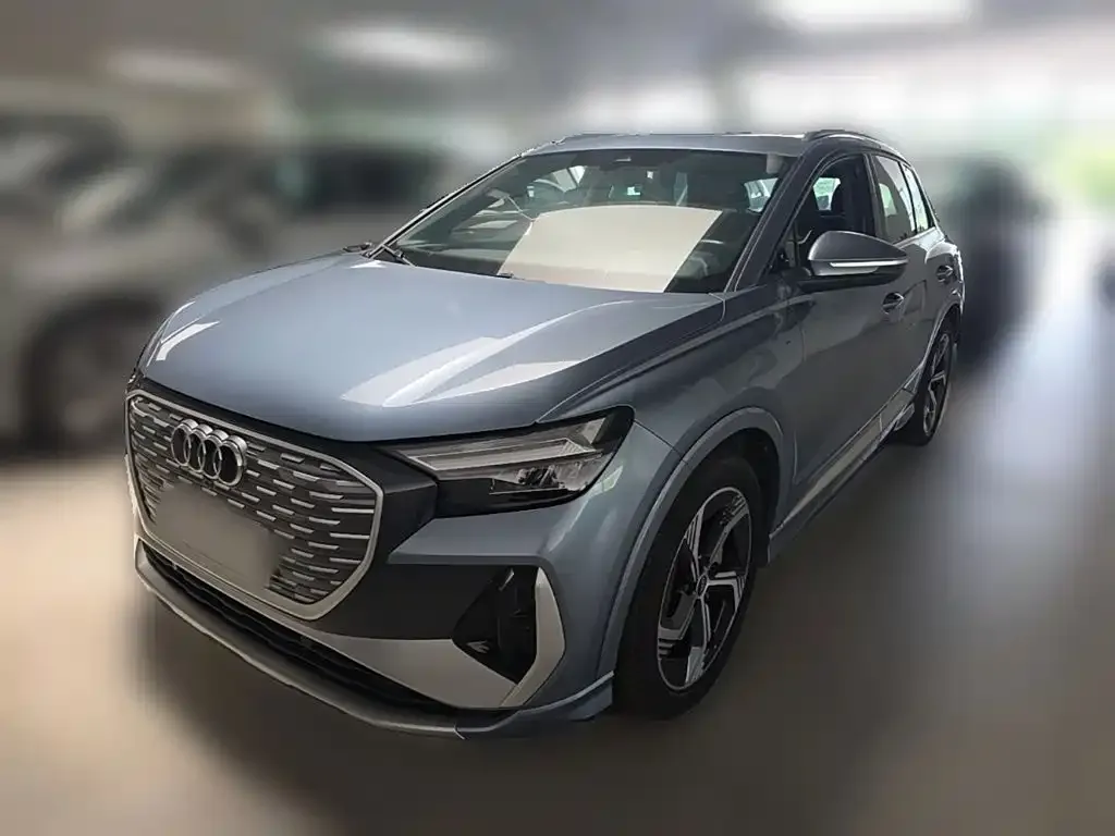 Audi Q4 e-tron — фото 1
