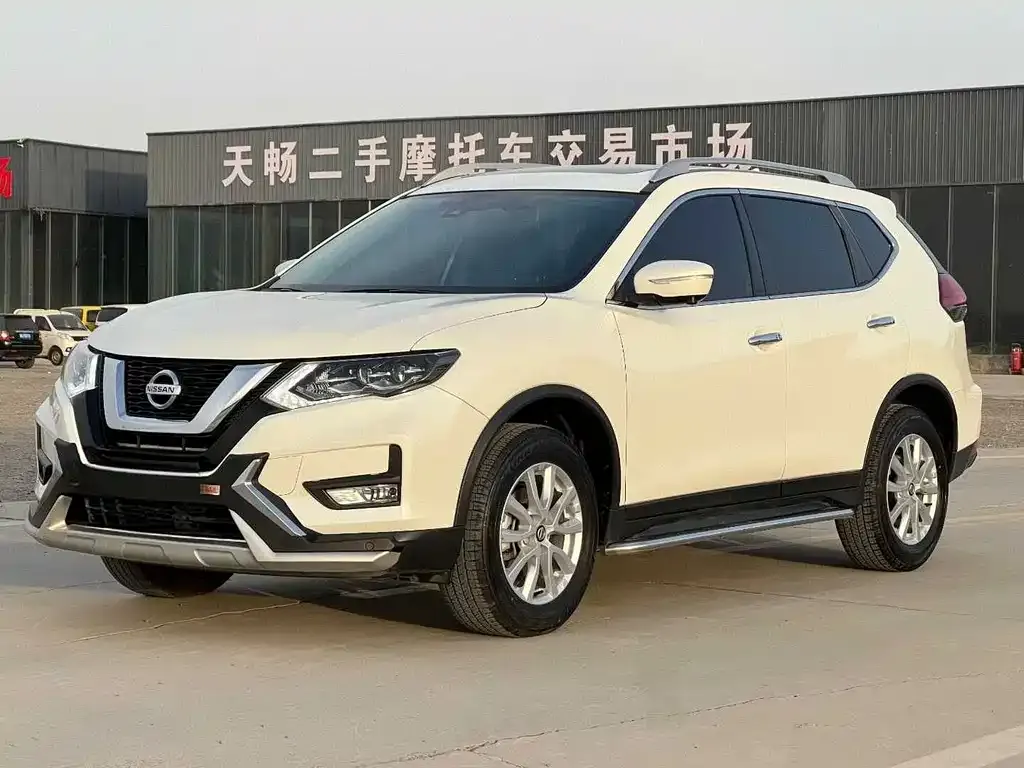 Nissan X-Trail — фото 1