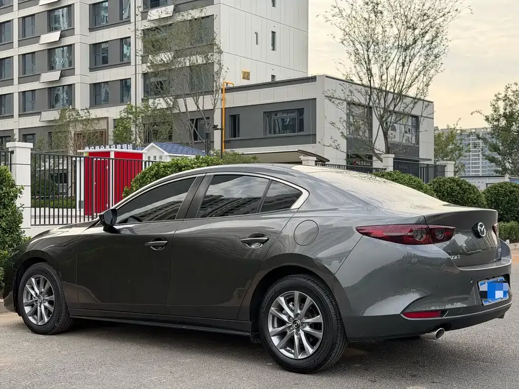 Mazda 3 Axela — фото 3