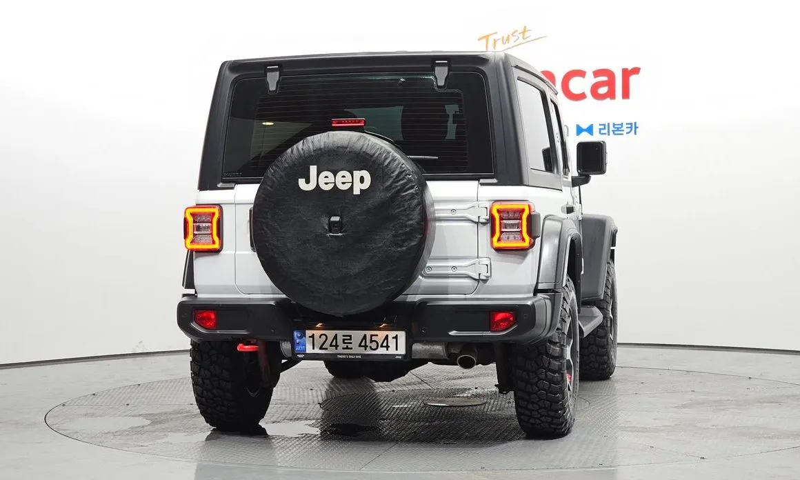 Jeep Wrangler — фото 6