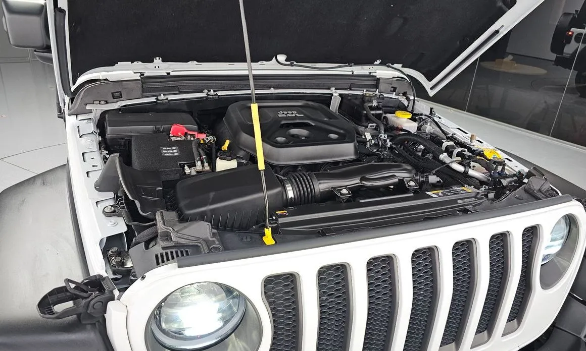 Jeep Wrangler — фото 10
