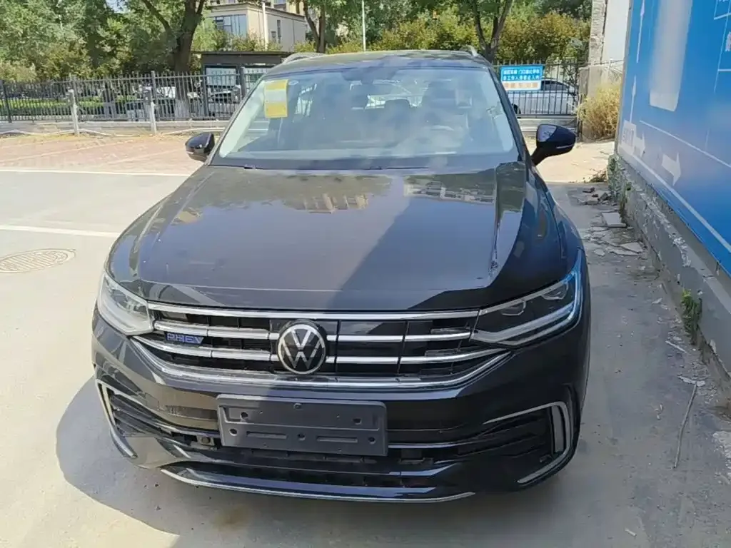 Volkswagen Tiguan L PHEV — фото 4