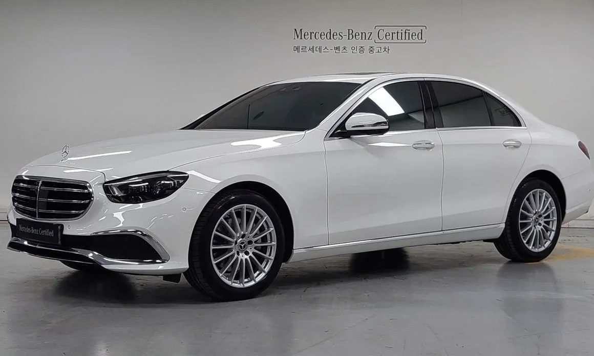 Mercedes-Benz E-Class — фото 1