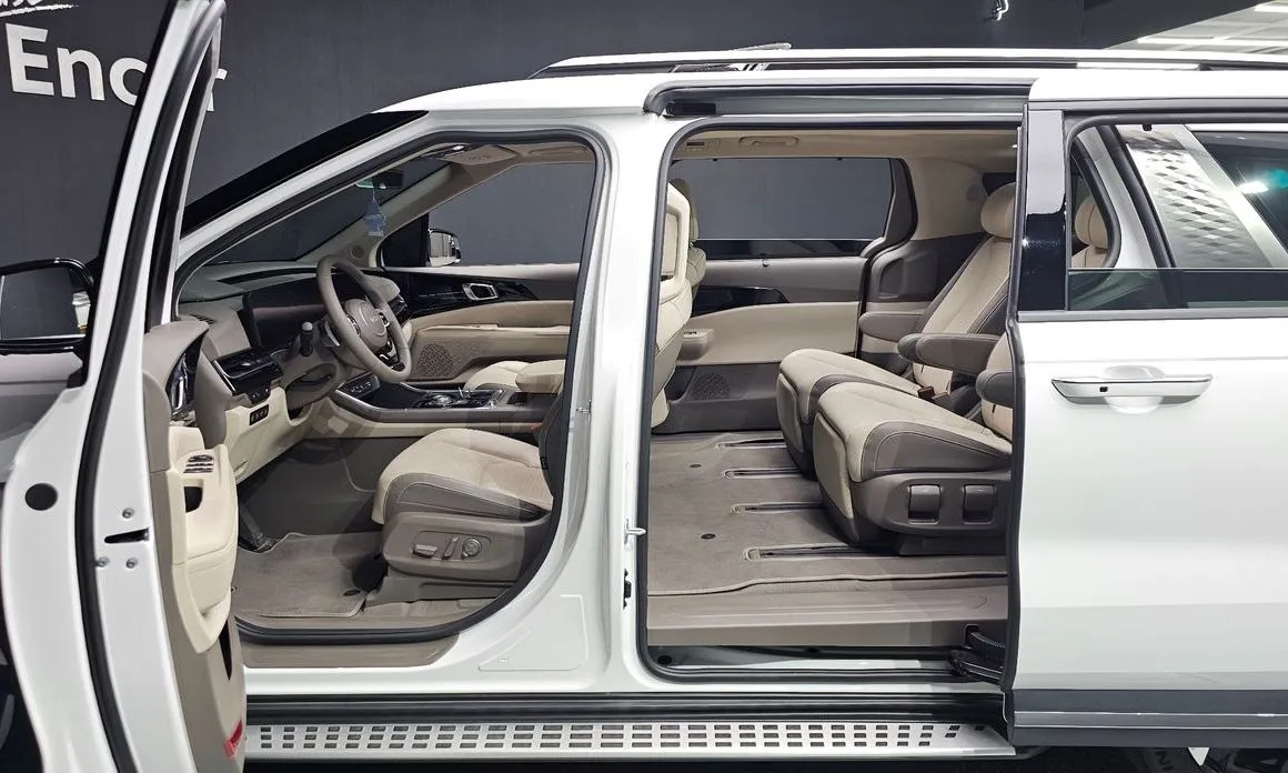 Kia Carnival — фото 4