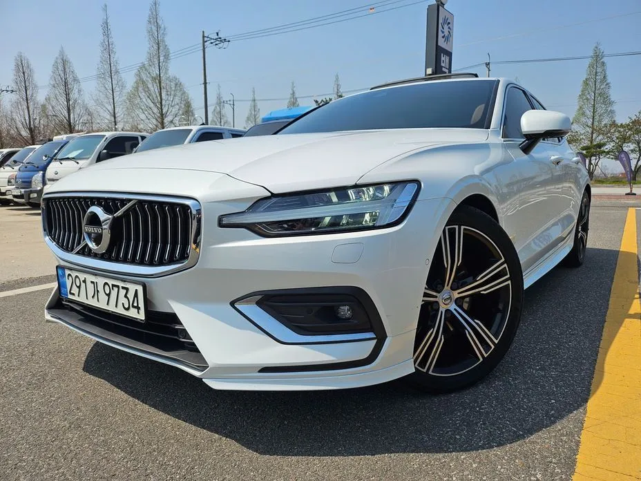 Volvo S60 — фото 1
