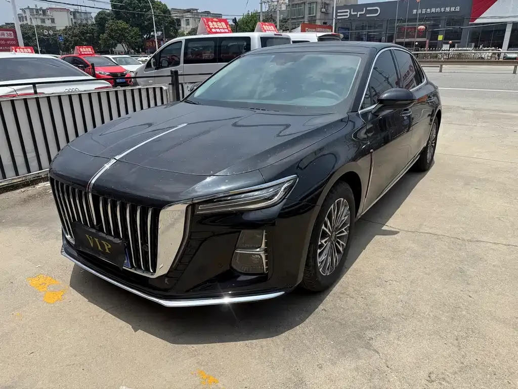 Hongqi H5 — фото 1