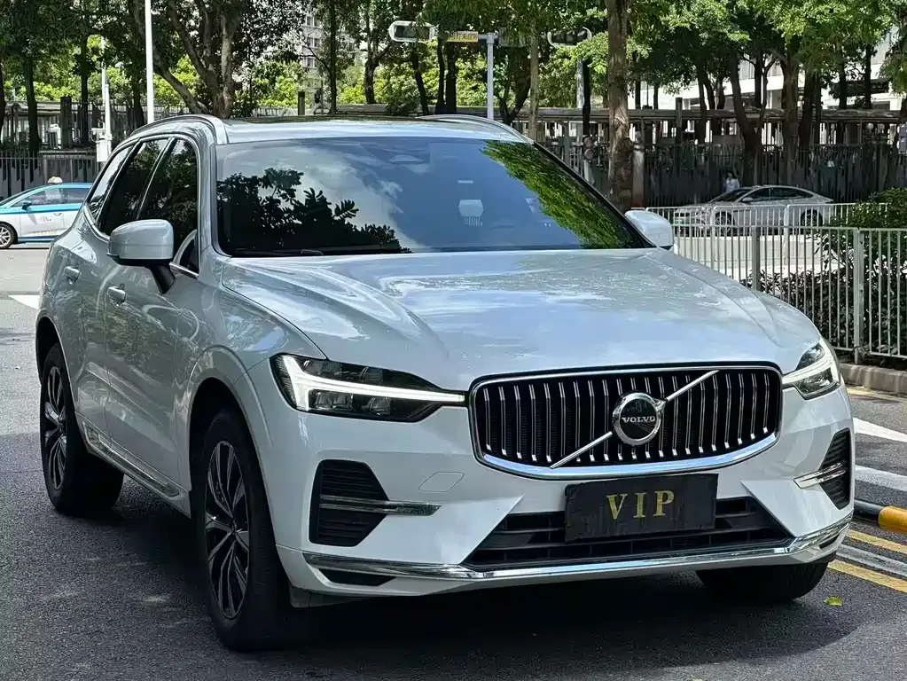 Volvo XC60 — фото 5