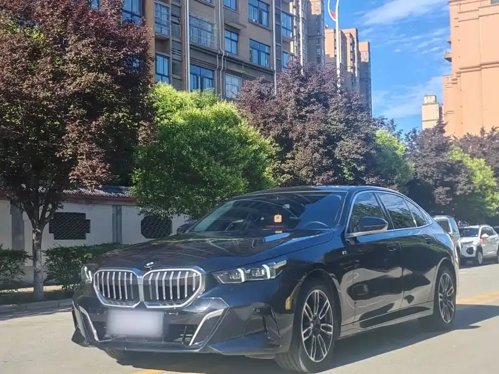 BMW 5 Series — фото 10