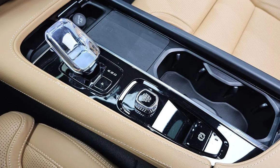 Volvo S90 — фото 9