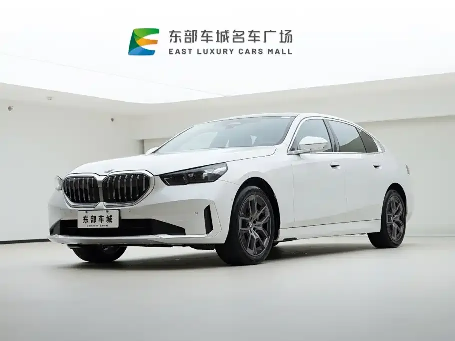 BMW 5 Series — фото 1