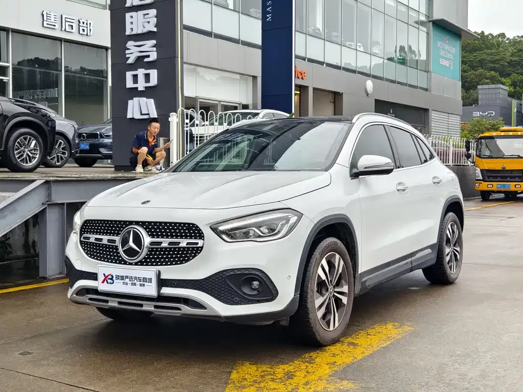 Mercedes-Benz GLA — фото 1