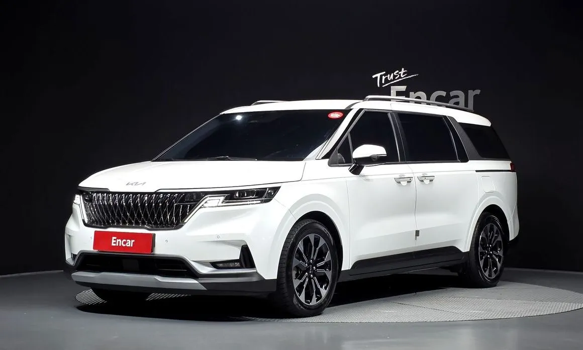 Kia Carnival — фото 1