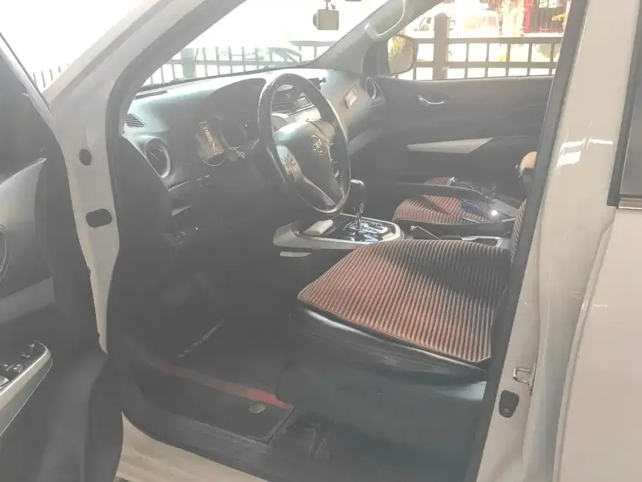 Nissan Navara — фото 4