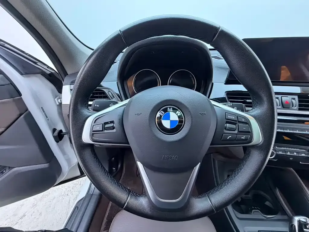 BMW X1 — фото 4