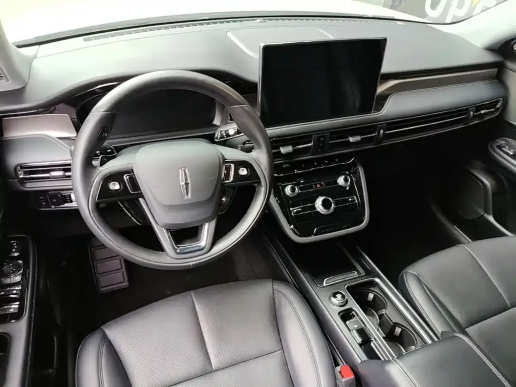 Lincoln Corsair Hybrid — фото 4