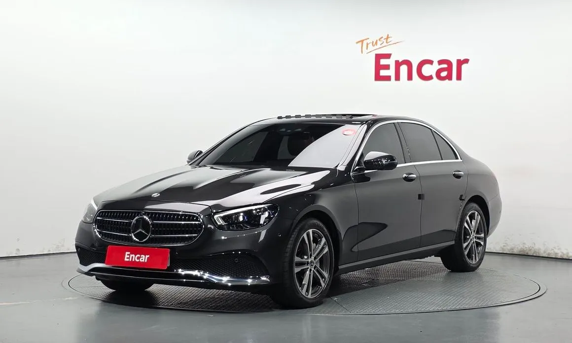 Mercedes-Benz E-Class — фото 1