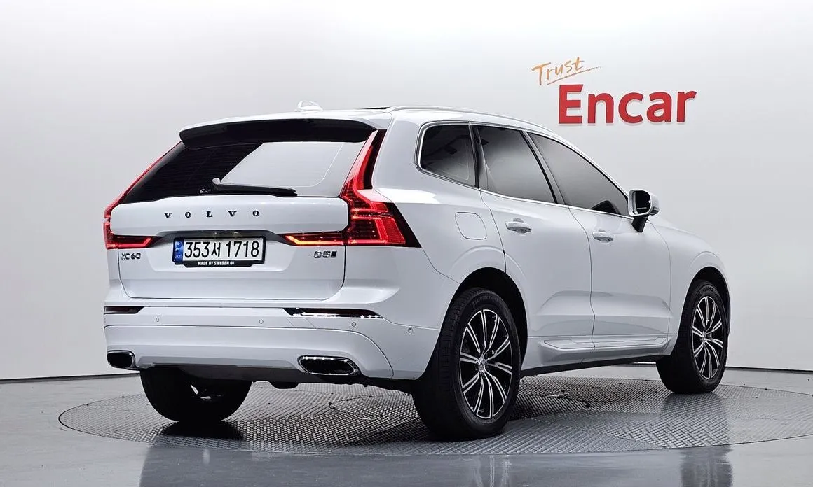 Volvo XC60 — фото 6