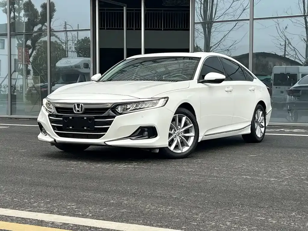 Honda Accord — фото 8