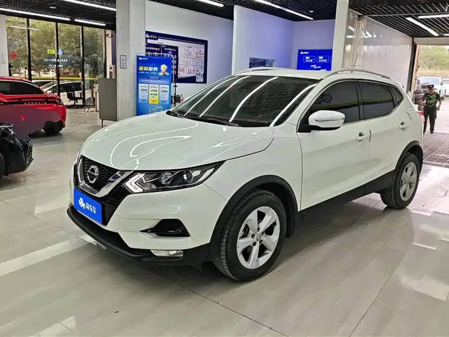 Nissan Qashqai — фото 1