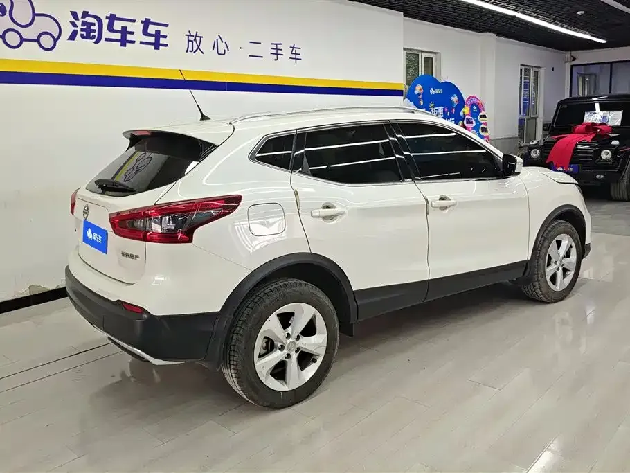 Nissan Qashqai — фото 9