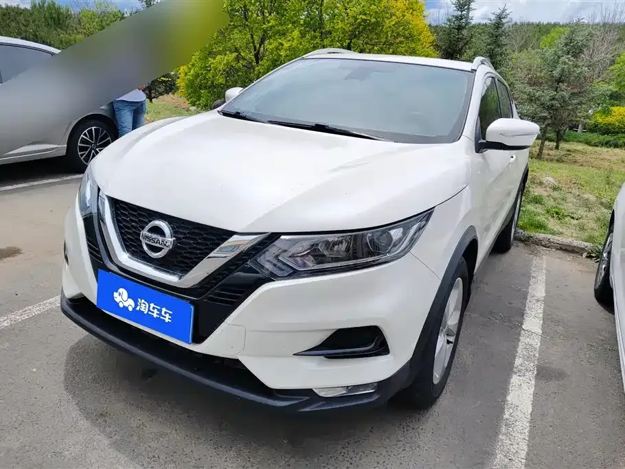 Nissan Qashqai — фото 1
