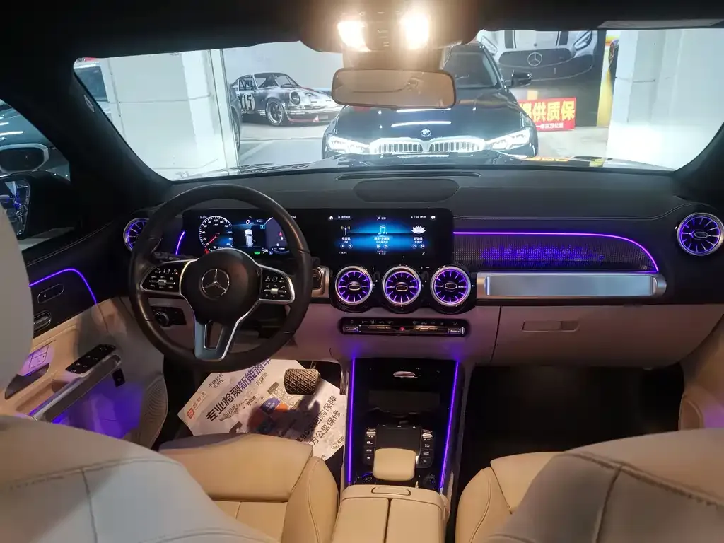 Mercedes-Benz EQB — фото 10