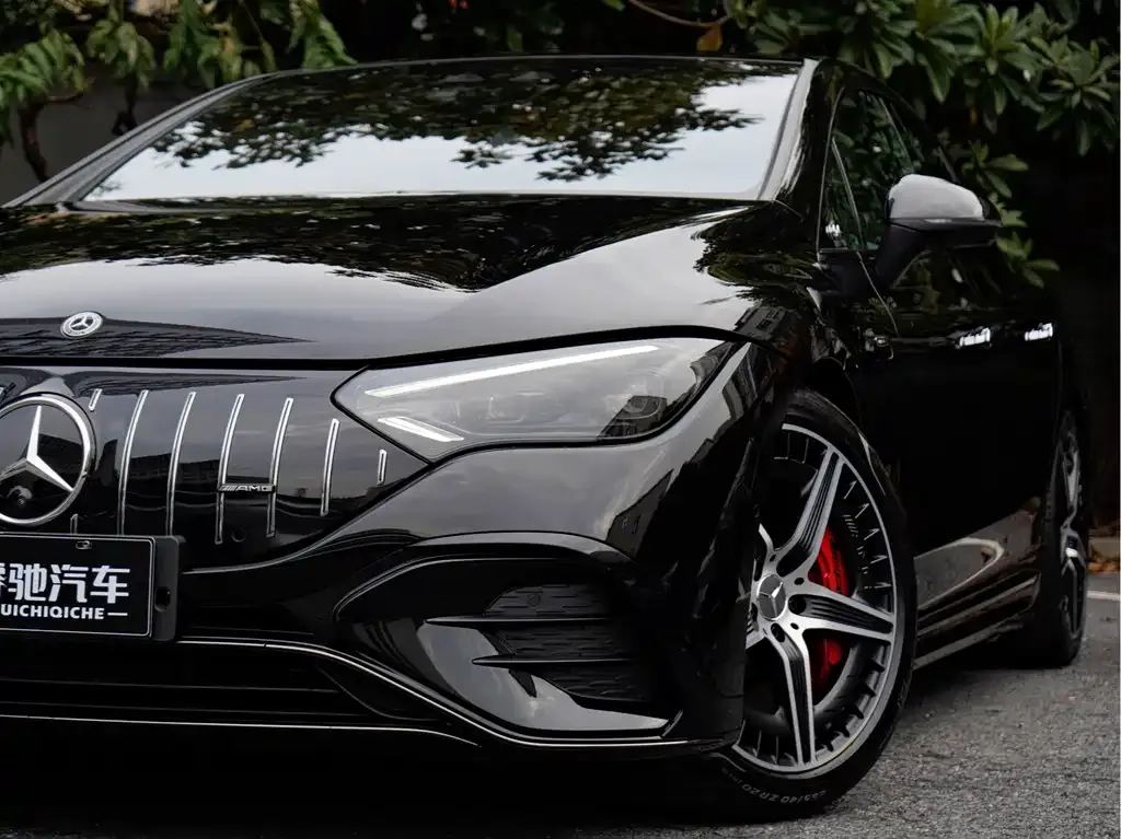Mercedes-Benz EQE AMG — фото 4