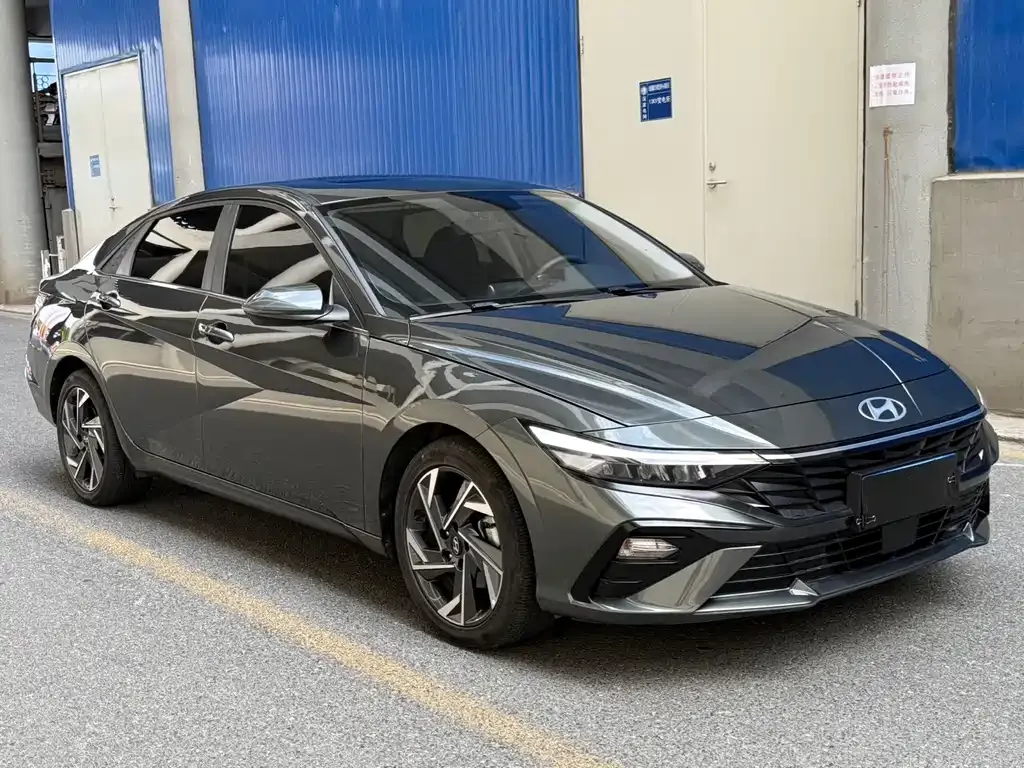 Hyundai Elantra — фото 8