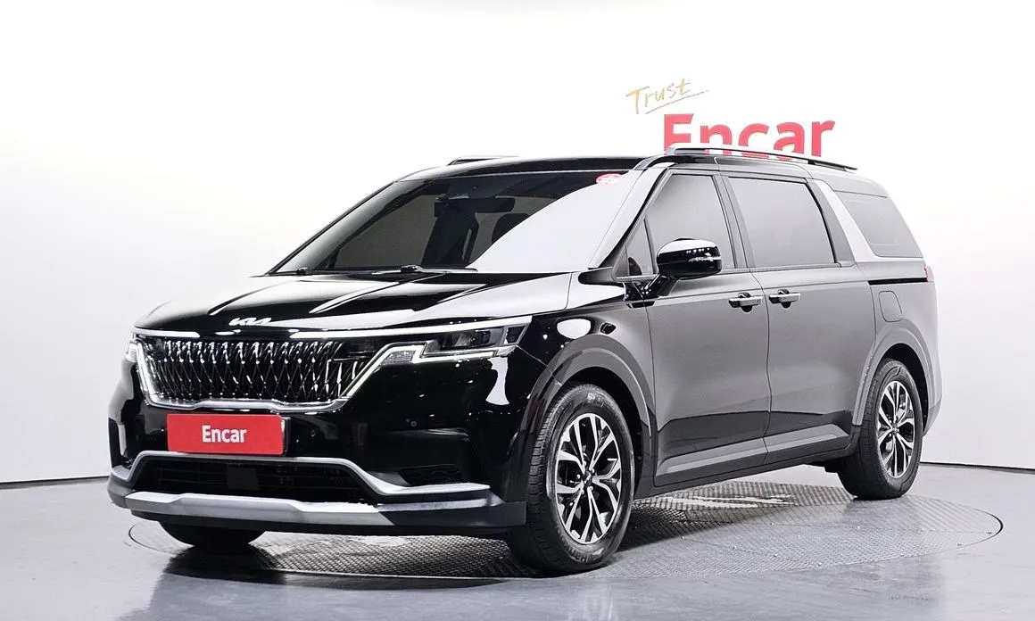 Kia Carnival — фото 1
