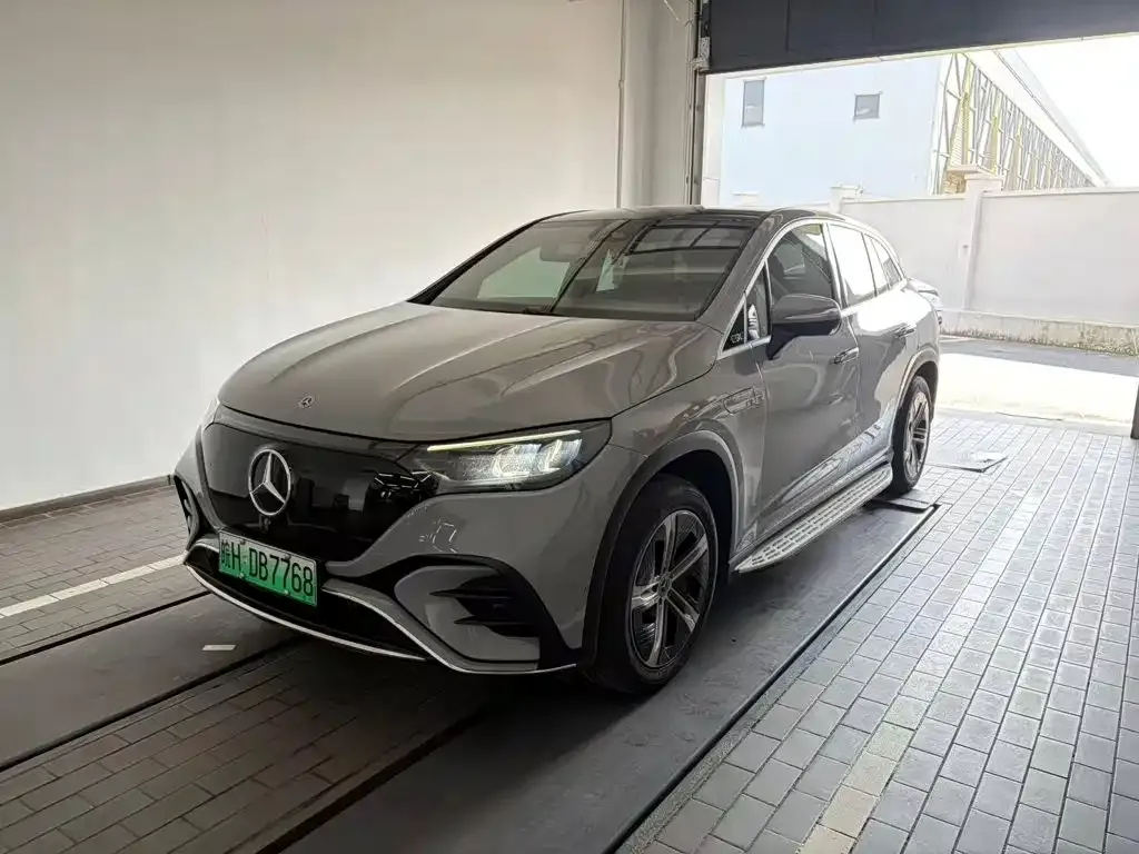 Mercedes-Benz EQE SUV — фото 1