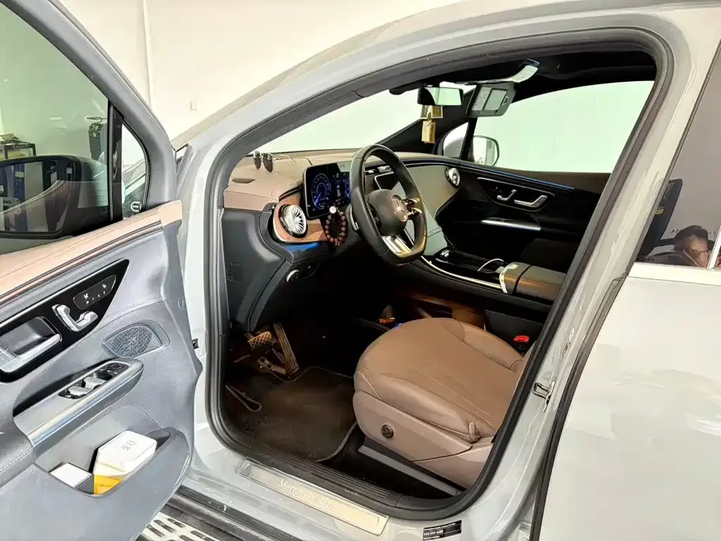 Mercedes-Benz EQE SUV — фото 2