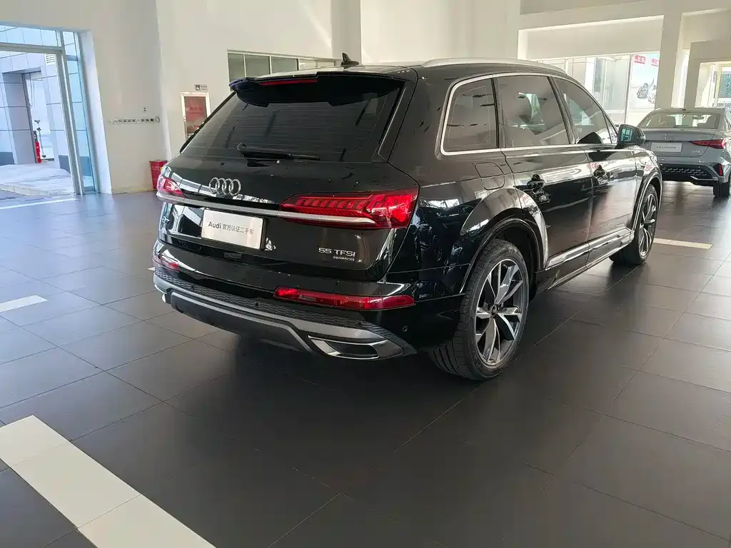 Audi Q7 — фото 5
