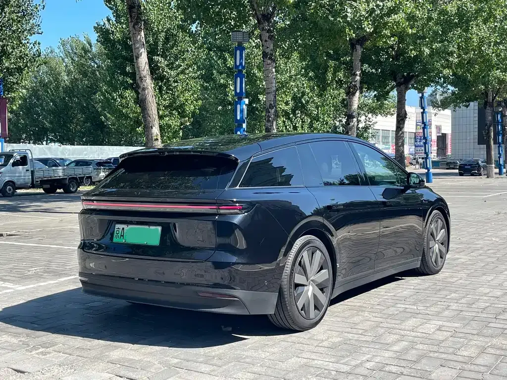 Li Auto i6 — фото 8